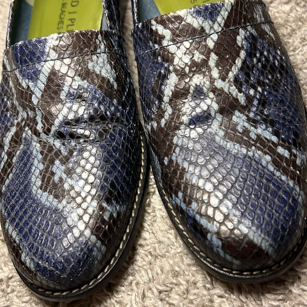 Women’s Donald J Pliner brown leather‎ loafers Snakeskin 5.5 51/2 Flats Comfy